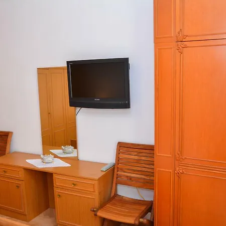 Apartment Apartman Moni *