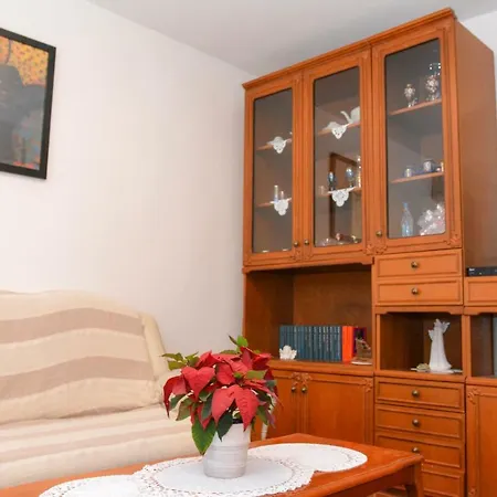 Apartment Apartman Moni *