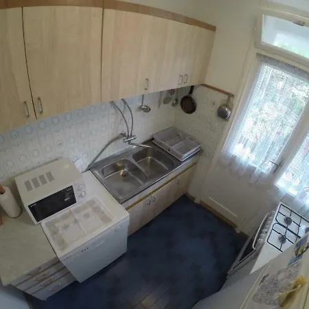 Apartment Apartman Moni